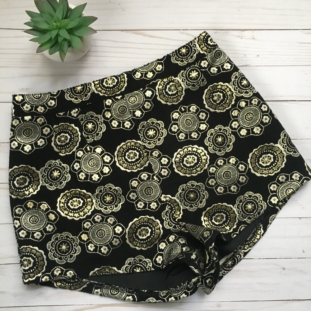 ✨BOGO FREE✨ Hollister Black & Gold High Waisted Shorts